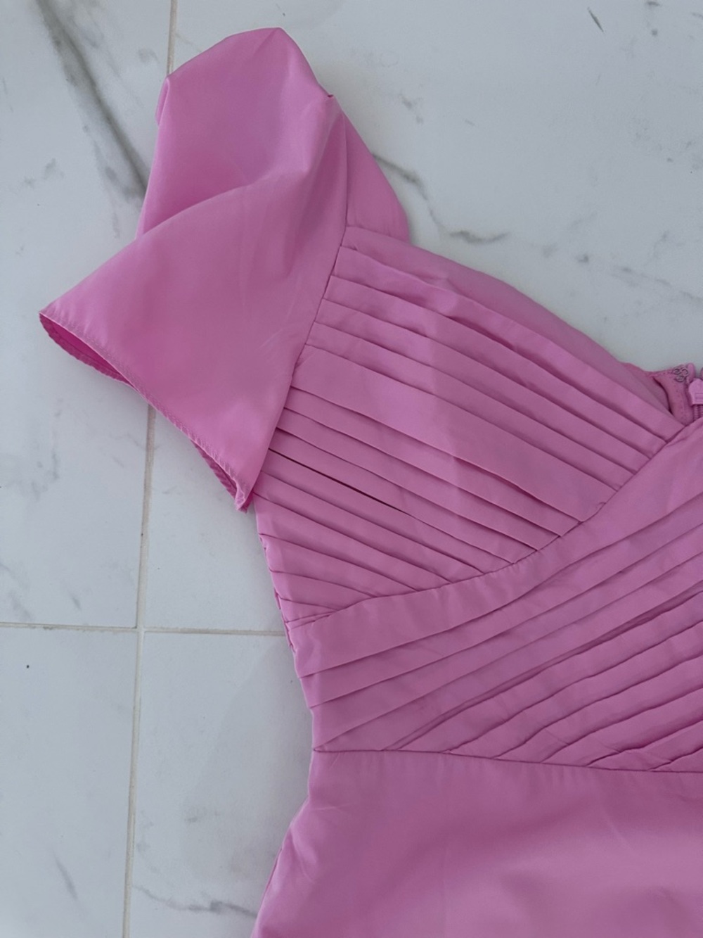 H&M Pink Short Pleated Strapless Cocktail Dress
Size: Small
N e w! - Picture 4 of 12